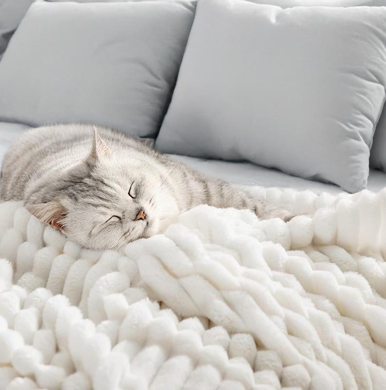 The Ava & June Blanket